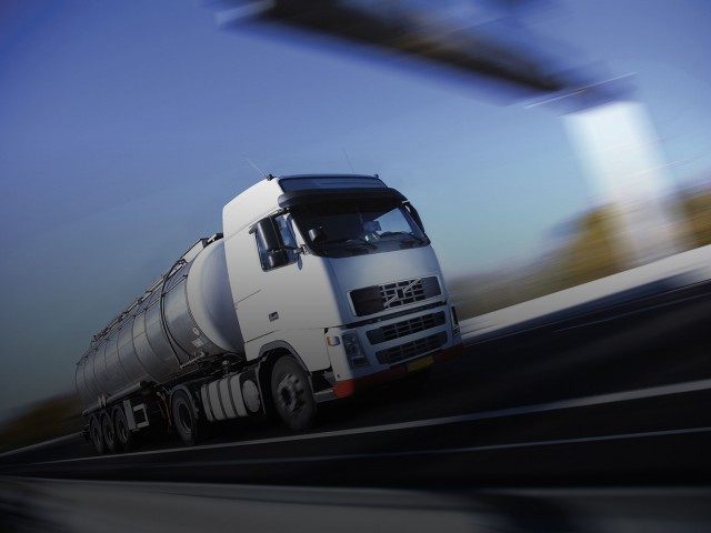 http://cargo.bold-themes.com/transport-company/wp-content/uploads/sites/2/2015/09/White-Truck-single-640x480.jpg